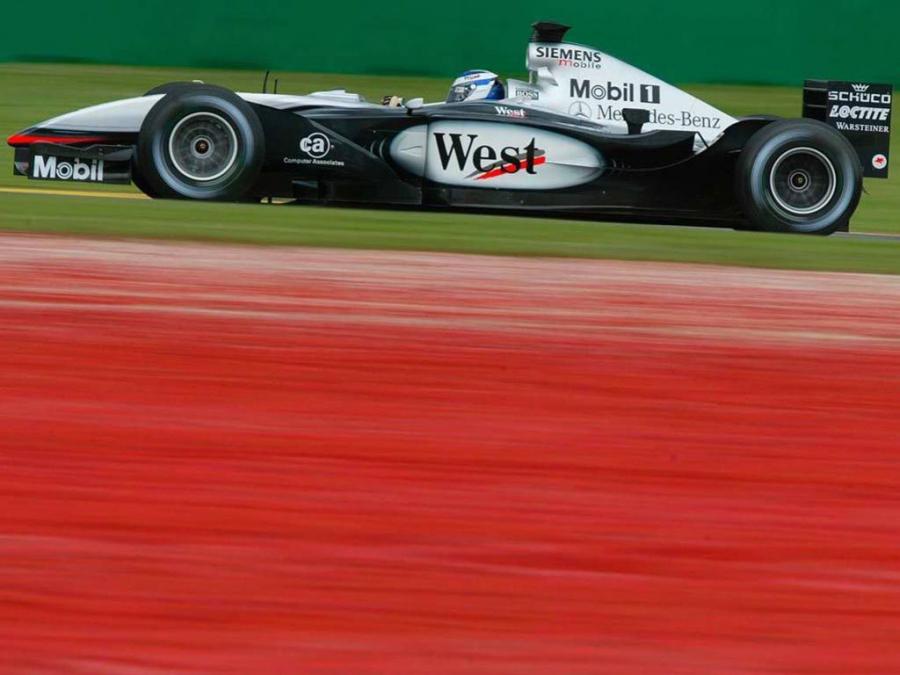  McLaren Mercedes-Benz MP4-17 2002 года  (фото 6 из 8)